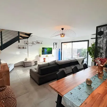 Spacious House With Garden Сasa de vacaciones *